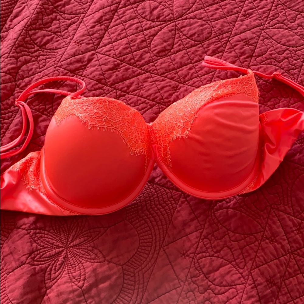 Victoria’s Secret push up bra